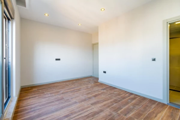 Resale property in Muratpasa (Antalya) - 210 sqm