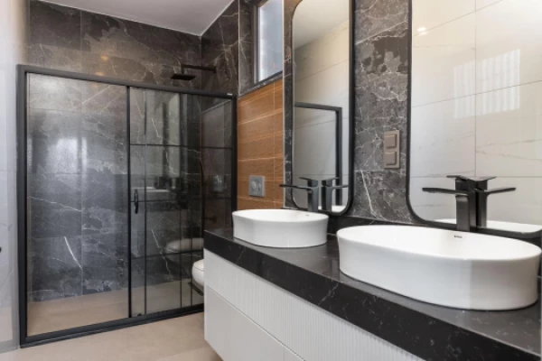Resale property in Muratpasa (Antalya) - 330 sqm