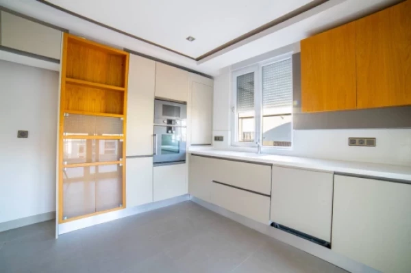 Resale property in Konyaalti (Antalya) - 200 sqm