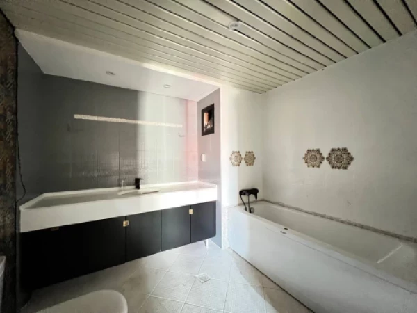 Resale property in Konyaalti (Antalya) - 280 sqm