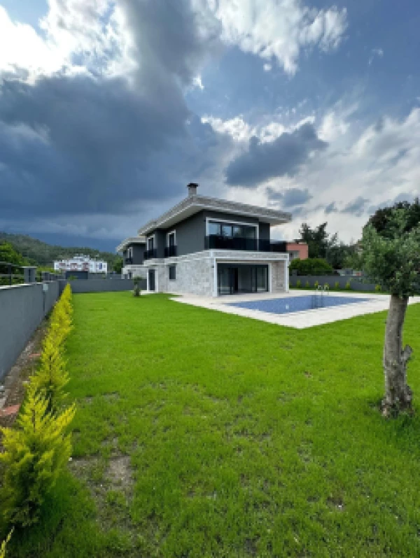 Resale property in Kemer - 605 sqm