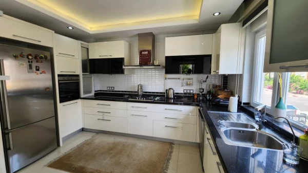 Resale property in Muratpasa (Antalya) - 150 sqm